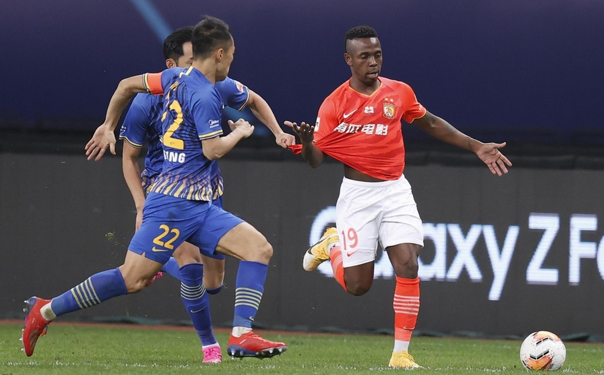 中超转会期走向成谜，克里夫兰骑士状态回暖，气氛紧张，赛程密集仍需轮换(60分钟忍耐极限挑战)