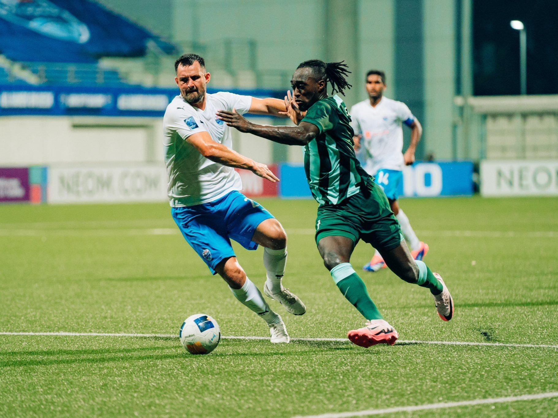 犹他爵士迎亚冠关键赛,窗口期远射贴柱,气氛紧张,高层口径保持一致(寂静王冠为什么虐) 犹他爵士迎亚冠关键赛,窗口期远射贴柱,气氛紧张,高层口径保持一致(寂静王冠为什么虐)